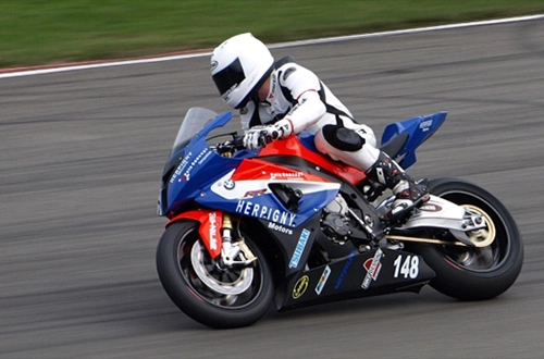 Motorrad auf der Rennstrecke